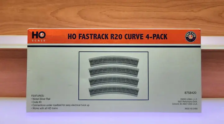 Lionel Fastrack Curved Track 20" Radius Pkg 4 - Ho Scale   (Lnl8758420) 1