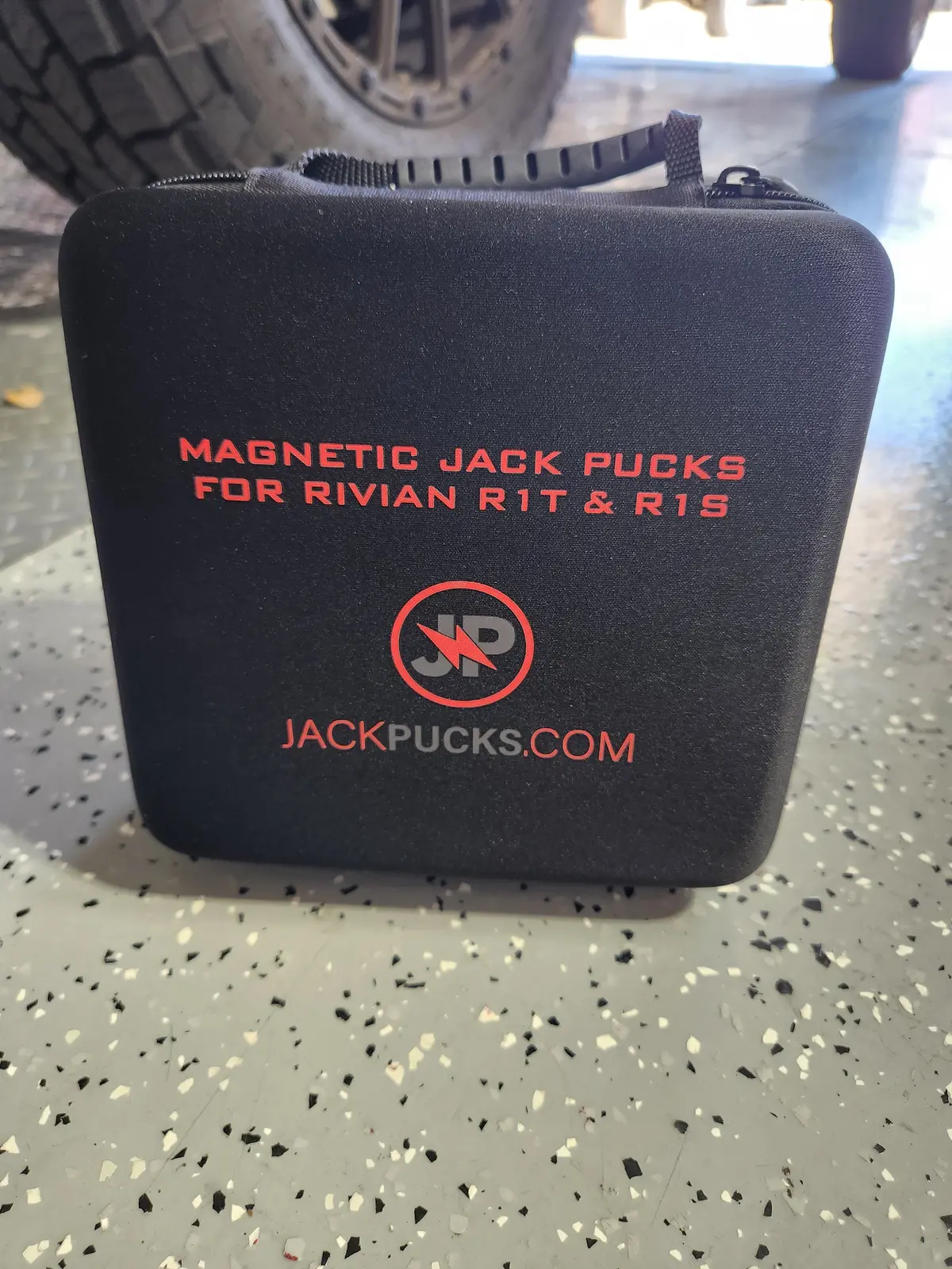 Zippered Case For Magnetic Jack Pucks 1