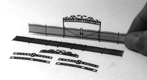 N-Spike Tipped Wrought Iron Fence  (301-16030) 1