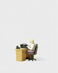Preiser Secretary At Her Desk   (590-28094) 1