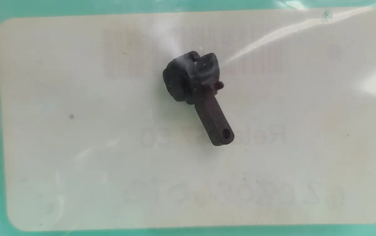 Lionel Scale Coupler (6208086073) 1