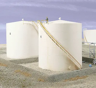 Walthers Tall Oil Storage Tank (933-3168) 1