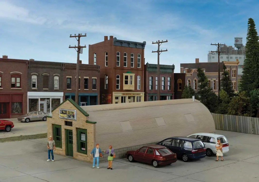 Walthers Converted Quonset Hut (933-3561) 1