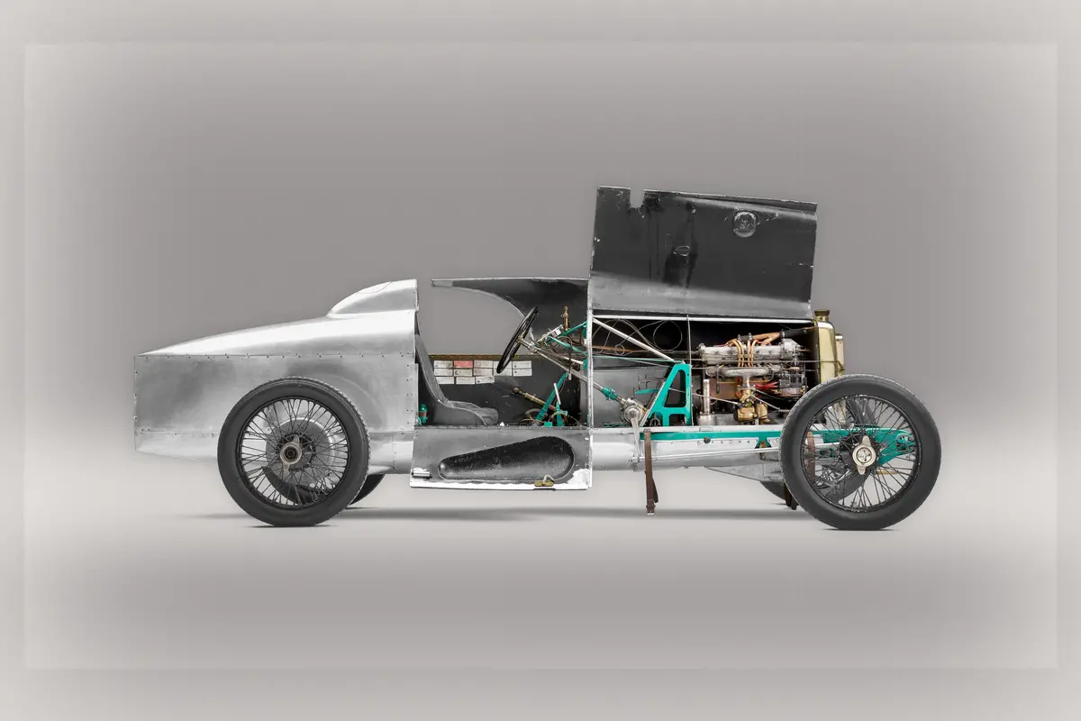 Aston Martin 'Razor Blade' - 150Cm Half Tone Flat Bed Print - Side View (Open) 1