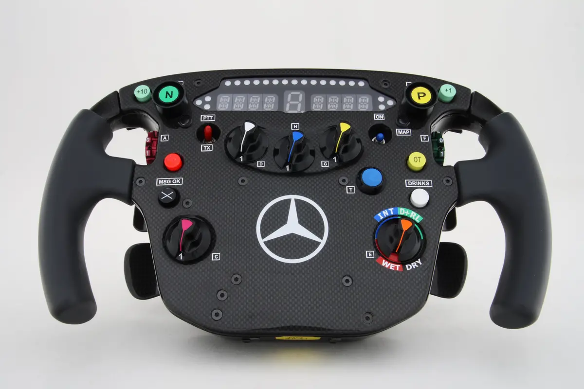 Mclaren Mp4-25 Steering Wheel (2010) 1