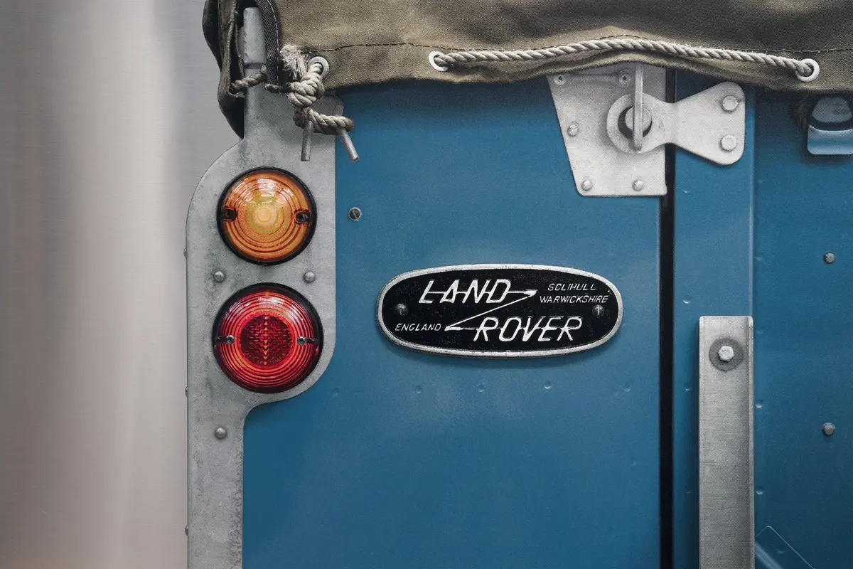 Land Rover Series 2A - 60Cm Half Tone Flat Bed Print - Rear Light Detail 2