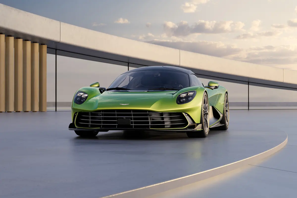 Aston Martin Valhalla (2021) 1