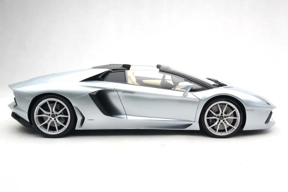 Lamborghini Aventador Roadster Lp700-4 (2013) 1