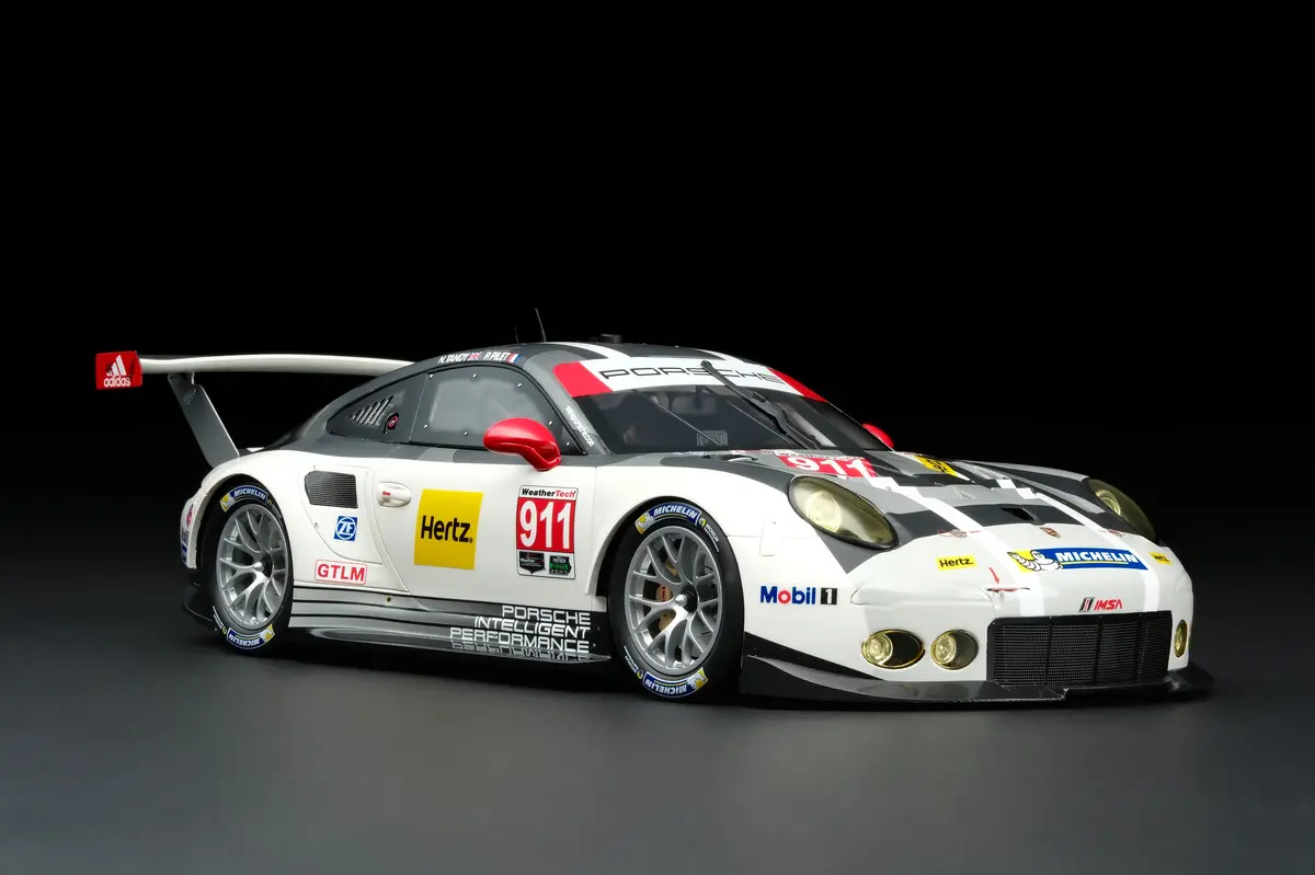 Porsche 911 Rsr (2016) 1