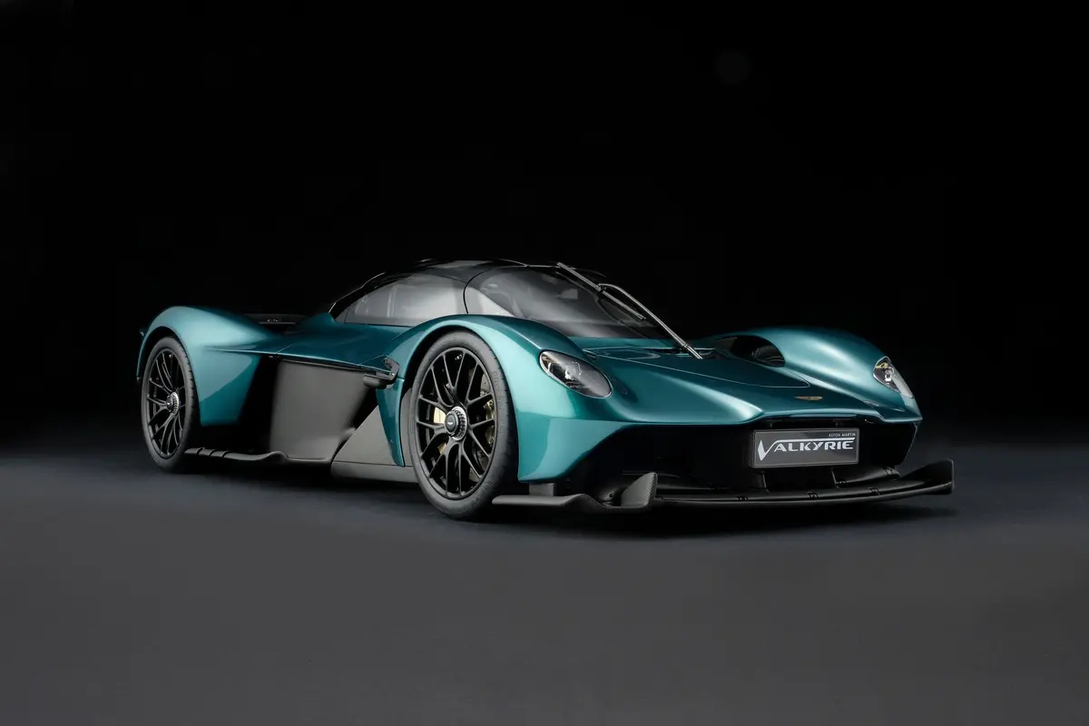 Aston Martin Valkyrie Spider (2023) 1