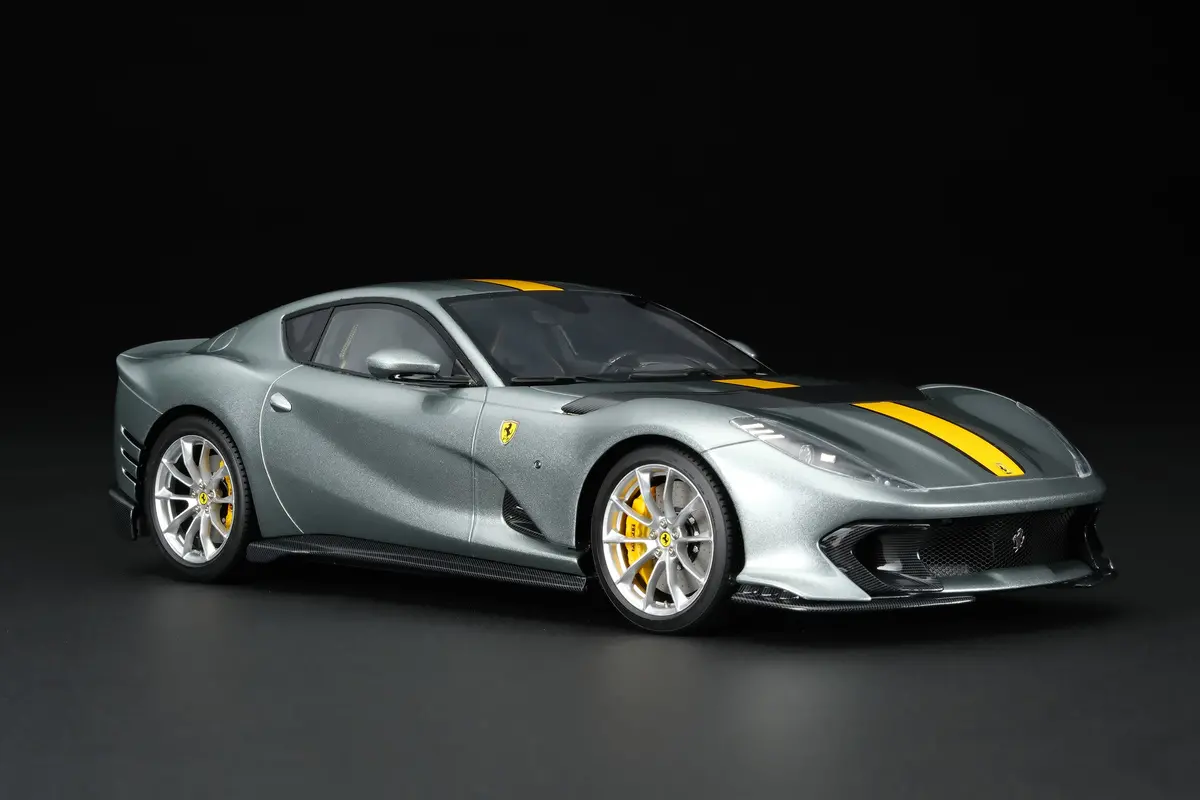 Ferrari 812 Competizione 1