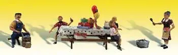 Woodland Scenics Ho Backyard Birthday (Wooa1935) 1