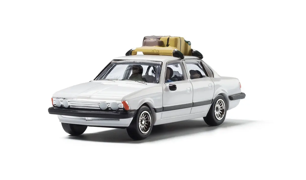 Woodland Scenics Family Vacation Sedan (Wooas5370) 1