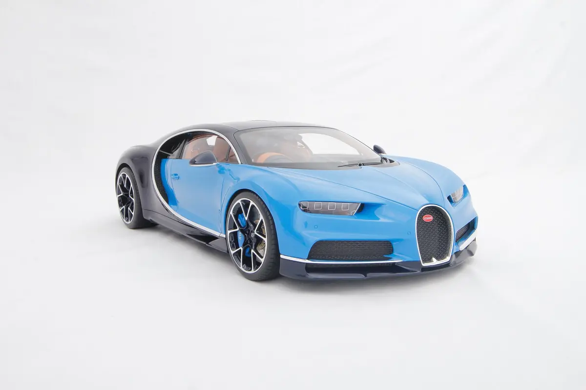 Bugatti Chiron (2016) 1