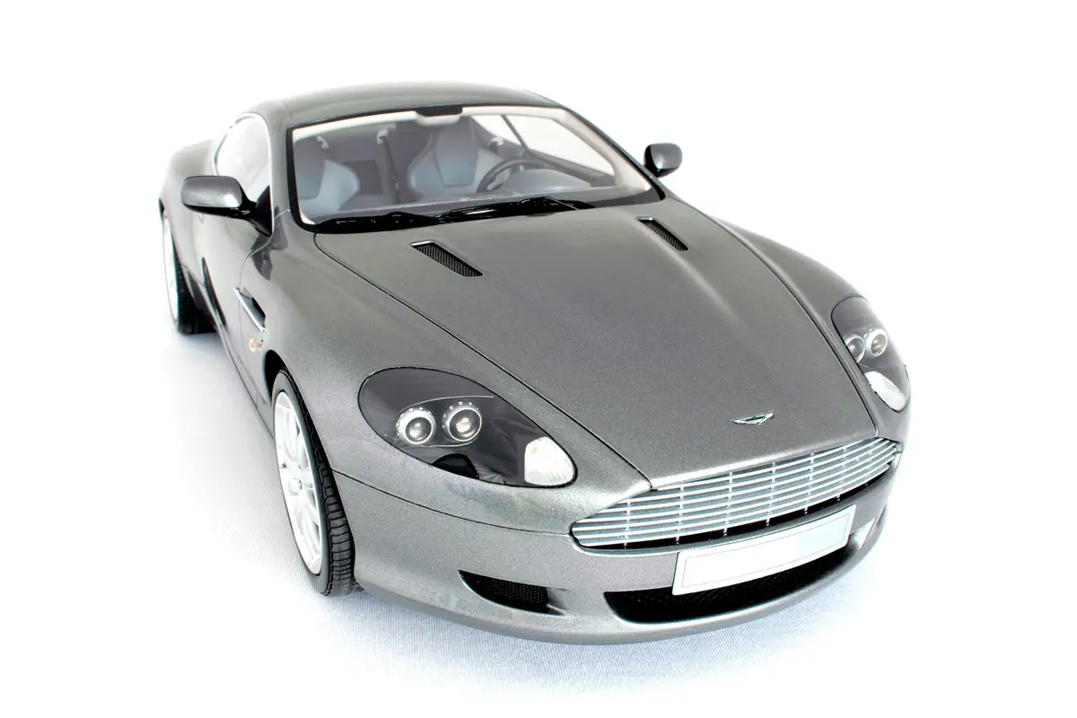 Aston Martin Db9 (2003) 1