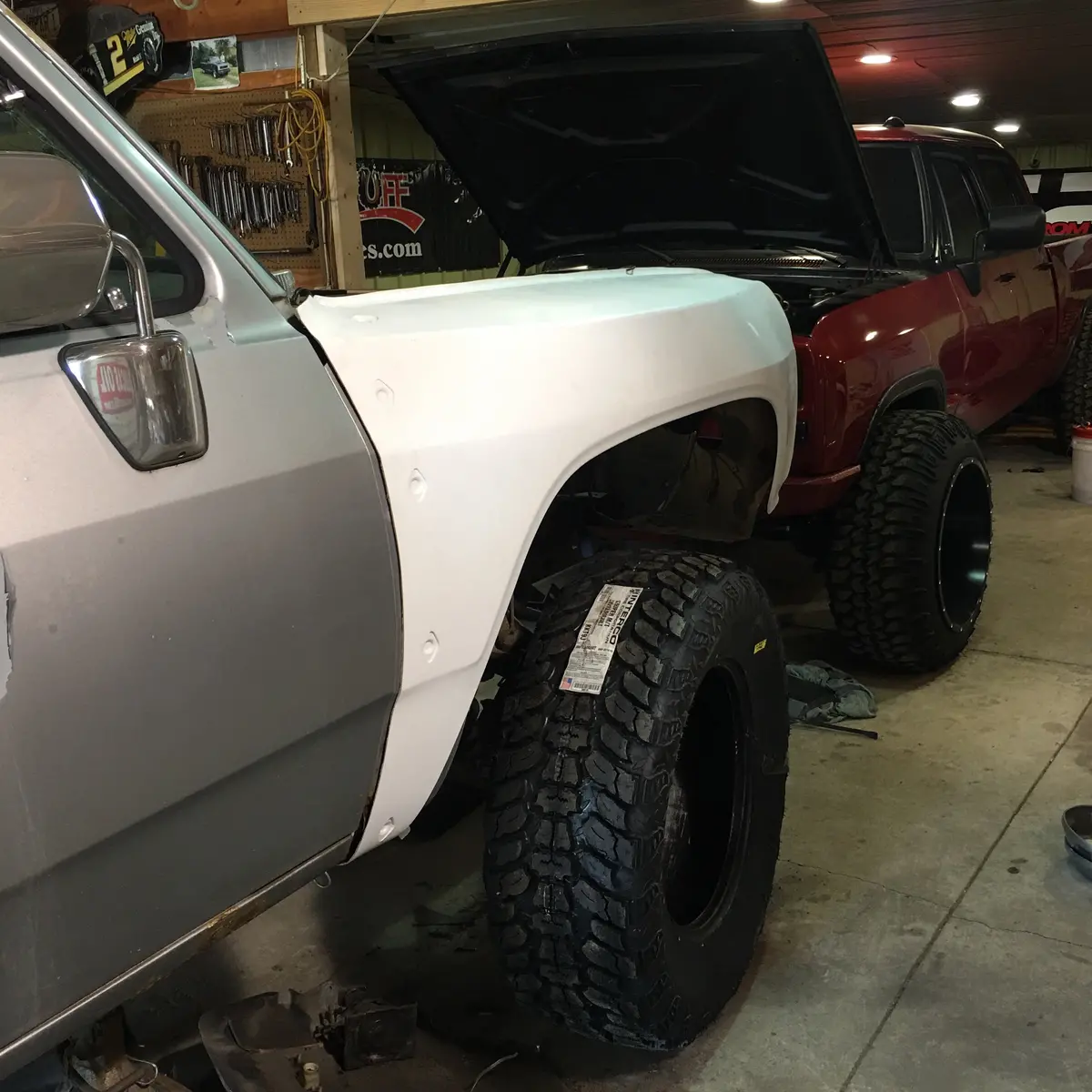 81-93 Dodge Fiberglass Fenders 1